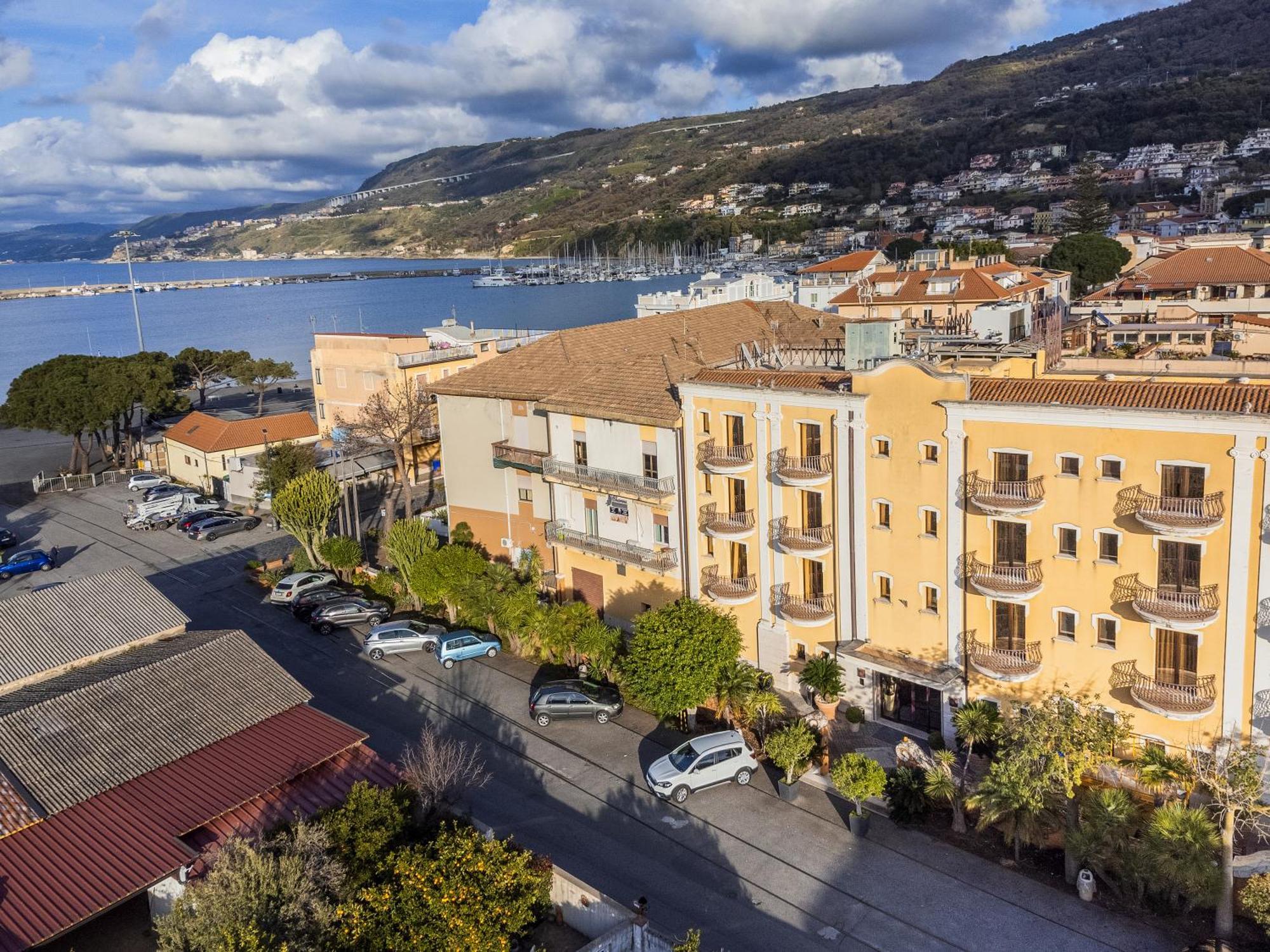 Hotel Cala Del Porto Vibo Valentia Marina Exterior foto